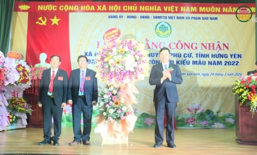 Xã Phan Sào Nam đón bằng công nhận xã Nông thôn mới kiểu mẫu