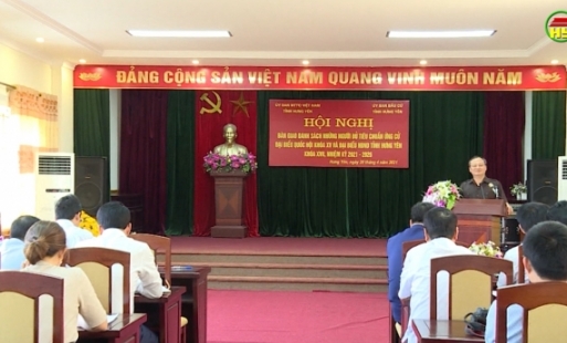 Bàn giao danh sách chính thức người đủ tiêu chuẩn ứng cử đại biểu Quốc hội và HĐND tỉnh
