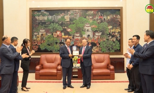  Đồng chí Bí thư Tỉnh ủy Đỗ Tiến Sỹ tiếp và làm việc với Đại sứ đặc mệnh toàn quyền Hàn Quốc tại Việt Nam