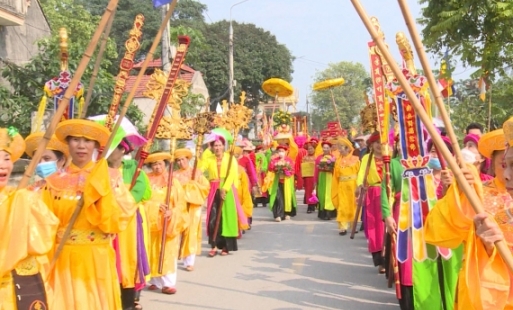 Độc đáo nghi thức rước nước sông Hồng