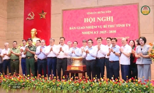 Bàn giao nhiệm vụ Bí thư Tỉnh ủy Hưng Yên