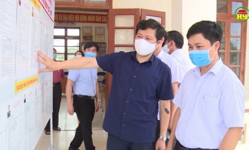 Chủ tịch HĐND tỉnh kiểm tra công tác bầu cử tại huyện Phù Cừ