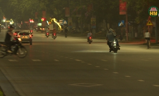 Hưng Yên ra quân xử lý thanh niên đua xe, lạng lách