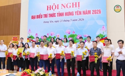 Tặng quà người lao động có hoàn cảnh khó khăn