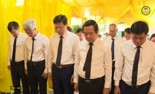 Tỉnh ủy, HĐND, UBND, Ủy ban MTTQ Việt Nam tỉnh viếng liệt sĩ