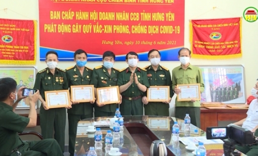 Hội doanh nhân Cựu chiến binh ủng hộ quỹ Covid - 19 tỉnh