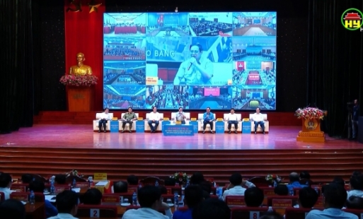 Thủ tướng Chính phủ gặp gỡ, đối thoại với công nhân lao động năm 2022