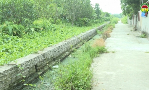 Người dân thôn Đan Tràng bức xúc về dự án đường chậm thi công