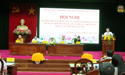 Đồng chí Phó Bí thư Thường trực Tỉnh uỷ, Chủ tịch HĐND tỉnh tiếp xúc cử tri thành phố Hưng Yên