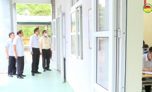 Bí thư Tỉnh ủy kiểm tra kỳ thi tốt nghiệp THPT