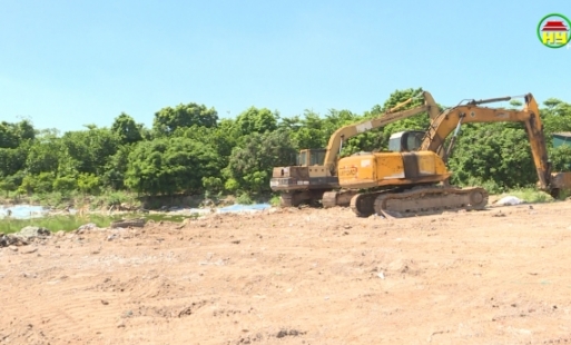 Tình trạng san lấp  đất  nông nghiệp làm bãi tập kết, đậu đỗ xe trái  phép ở xã Long Hưng