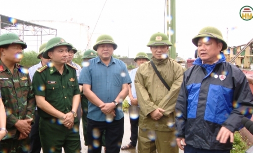 Chủ tịch UBND tỉnh kiểm tra công tác phòng chống bão