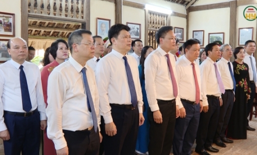 Đoàn đại biểu Tỉnh ủy, HĐND, UBND, Ủy ban MTTQ Việt Nam tỉnh dâng hương nhân kỷ niệm 78 năm Ngày Thương binh – Liệt sĩ