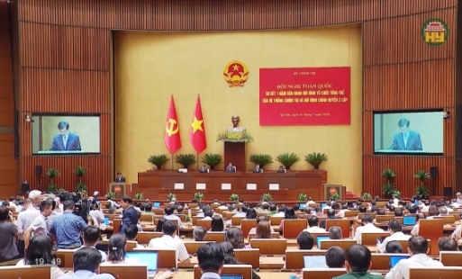  Bộ Chính trị sơ kết 1 năm thực hiện mô hình chính quyền 3 cấp