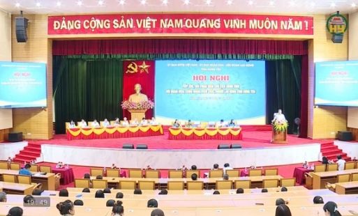 Tiếp xúc, đối thoại giữa Chủ tịch UBND tỉnh với người lao động