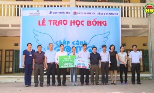 55 học sinh nghèo vượt khó được giúp đỡ trong chương trình 