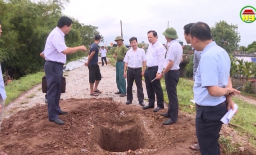 Khẩn trương xử lý sự cố nứt đê ở phường Hiến Nam, TP Hưng Yên 