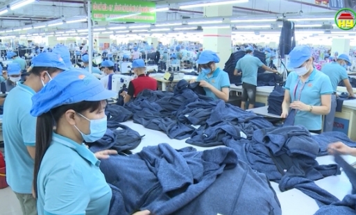Doanh nghiệp dệt may ở Tiên Lữ thích ứng trong tình hình dịch bệnh còn kéo dài