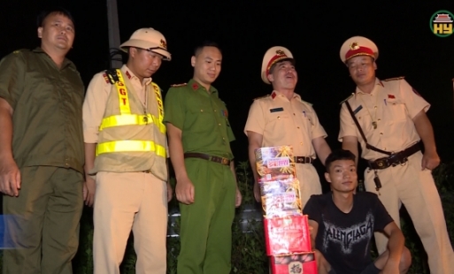 Bắt giữ đối tượng tàng trữ pháo nổ