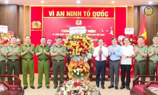 Đồng  chí Bí thư Tỉnh uỷ chúc mừng Ngày truyền thống Công an nhân dân Việt Nam