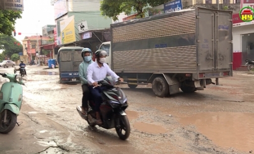 Dân bức xúc vì đường làm dang dở