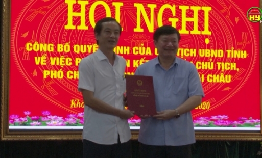 Huyện Khoái Châu công bố Quyết định phê chuẩn kết quả bầu chủ tịch, PCT UBND huyện.