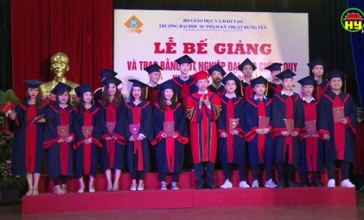Trường Đại học SP kỹ thuật Hưng Yên trao bằng tốt nghiệp đại học cho gần 2 nghìn sinh viên