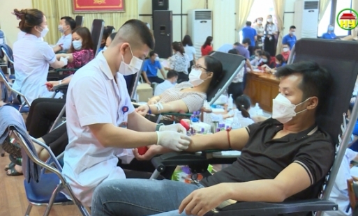 Hiến máu tình nguyện