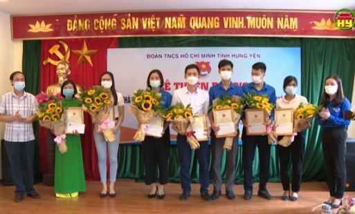 Tuyên dương học sinh 3 tốt, nhà giáo trẻ tiêu biểu