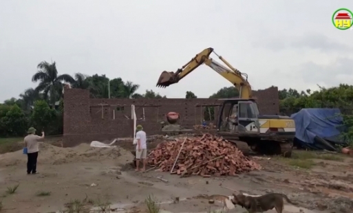 Xây dựng công trình trái phép trên đất nông nghiệp ở xã Xuân Quan                                                                              
