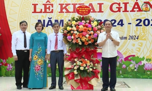 Chủ tịch UBND tỉnh Hưng Yên dự khai giảng năm học mới tại trường THPT Chuyên Hưng Yên