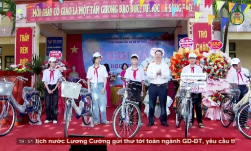 Đồng chí Phó Bí thư Tỉnh ủy dự khai giảng năm học mới