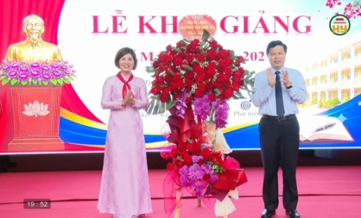 Khai giảng năm học mới ở Hưng Yên