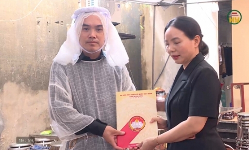 Thăm gia đình có nạn nhân trong vụ cháy tại Hà Nội 
