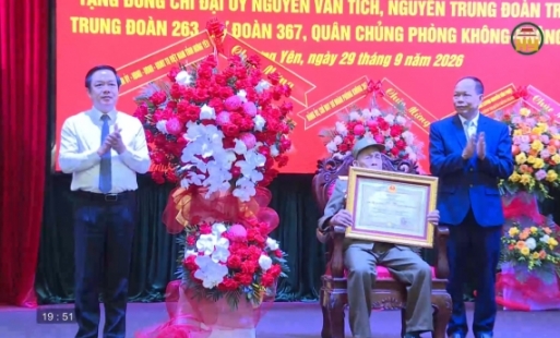 Trao tặng danh hiệu Anh hùng lực lượng vũ trang nhân dân