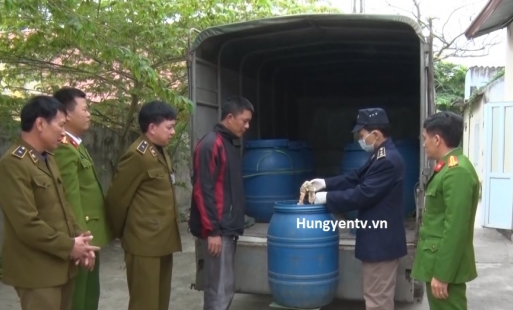 Bắt giữ 1.150 kg lòng lợn bốc mùi hôi thối tại Văn Lâm