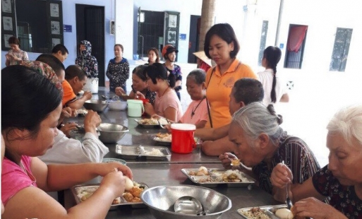 Hơn 200 suất cơm được trao cho bệnh nhân Trung tâm điều dưỡng tâm thần kinh tỉnh Hưng Yên