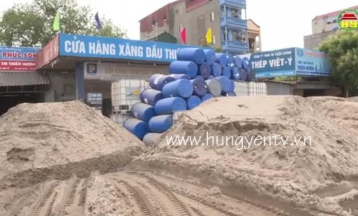 Công ty Thiên Hương ở Văn Lâm bị đổ cát, phế liệu gây cản trở kinh doanh