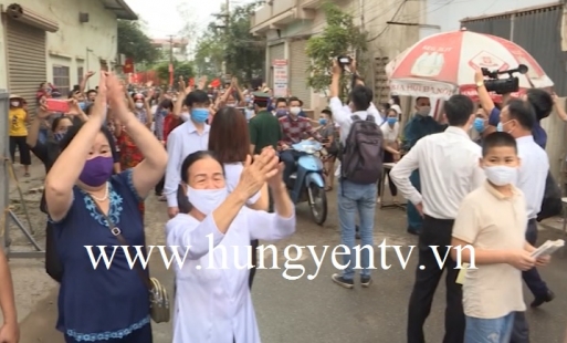 Nhân dân thôn Chí Trung vui mừng được dỡ bỏ lệnh cách ly tập trung
