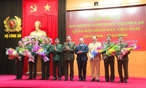 Gặp mặt tướng lĩnh quân đội, công an quê Hưng Yên nhân kỷ niệm ngày 22/12