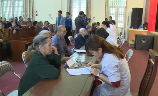 Tuổi trẻ Hưng Yên khám bệnh, cấp thuốc miễn phí cho 250 đối tượng chính sách ở Mỹ Hào
