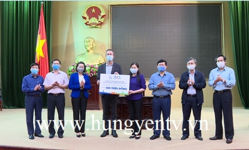Tiếp nhận quà tặng từ Nestlé Việt Nam hỗ trợ phòng, chống dịch Covid - 19