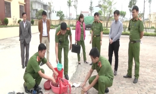 Khoái Châu tiêu hủy pháo lậu và đồ chơi nguy hiểm