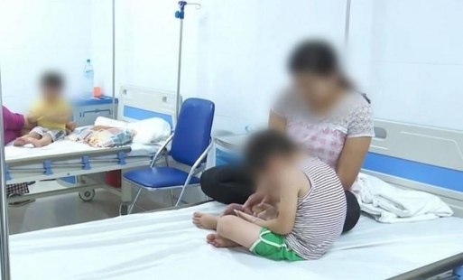 Vụ hàng loạt trẻ bị sùi mào gà: Các cá nhân liên quan sẽ bị cắt khen thưởng cuối năm