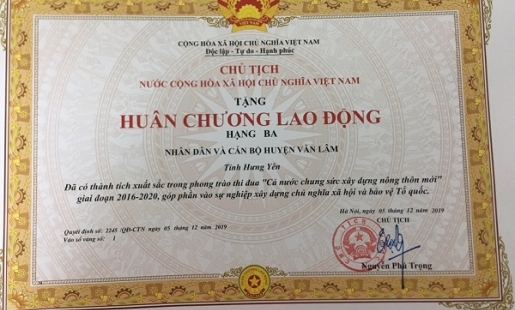 Chủ tịch nước tặng Huân chương Lao động hạng Ba cho huyện Văn Lâm