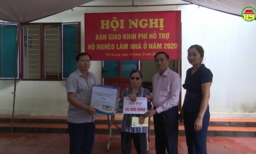 Huyện Văn Lâm bàn giao nhà ở cho hộ nghèo