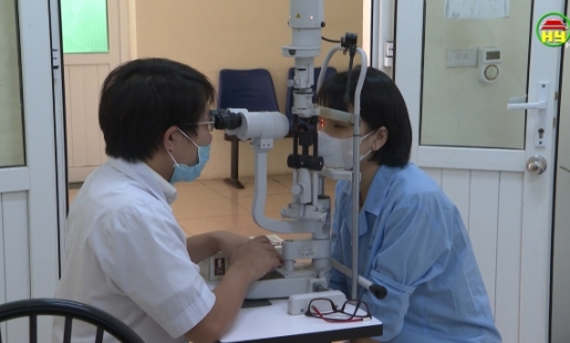 Nhiều bệnh nhân đau mắt đỏ bị biến chứng