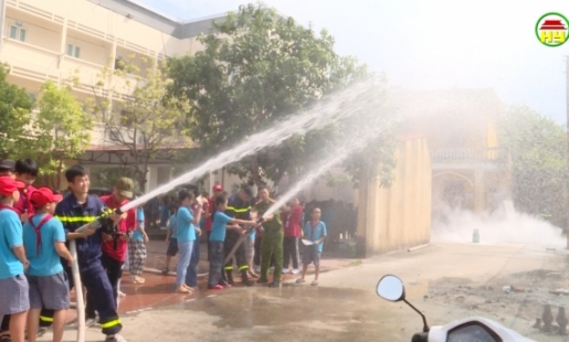 Trải nghiệm, thực hành kỹ năng chữa cháy