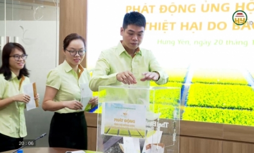 Chung tay ủng hộ người dân vùng lũ