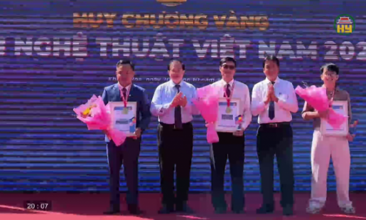 Nghệ sĩ Hưng Yên giành huy chương vàng triển lãm ảnh nghệ thuật